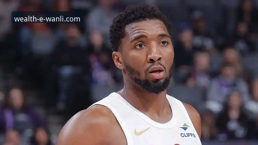 万利可靠服务 米切尔42分 vs 班凯罗36分:球星对轰背后的胜负手是什么?